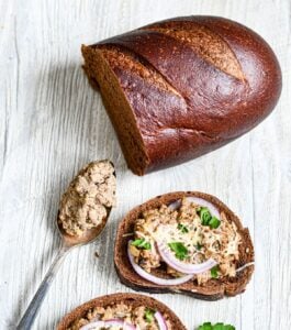 Chopped Goose Liver with Rye Bread