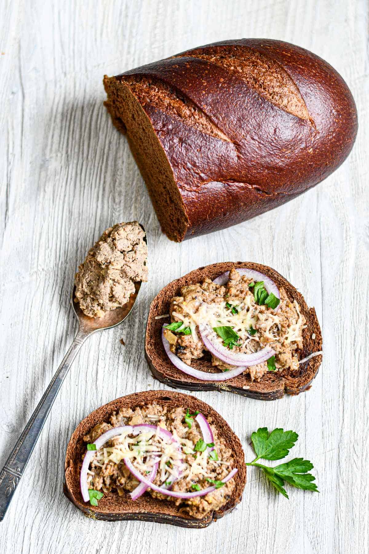 Chopped Liver with Rye Bread