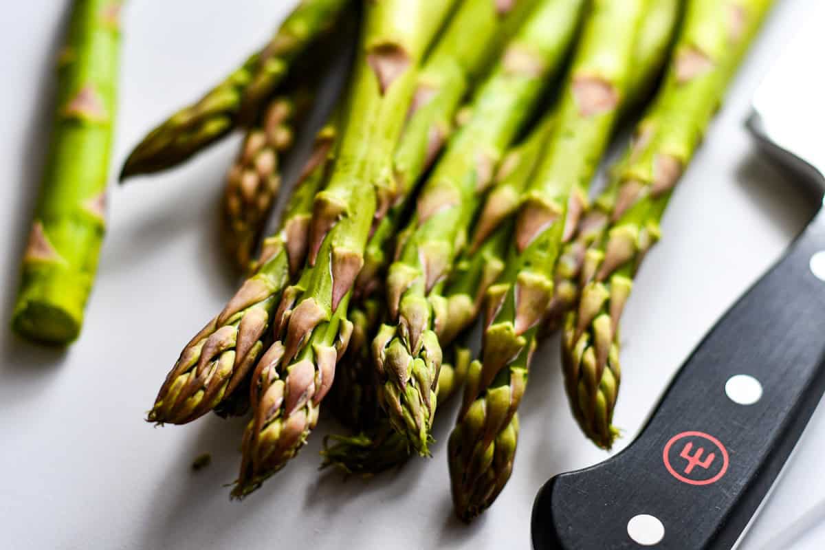 Asparagus with Wusthof knife